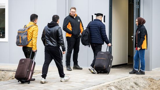 Asielzoekers Ter Apel mogen maanden langer in Leidse noodopvang blijven