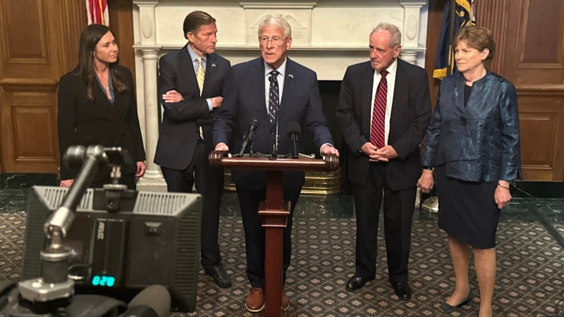 US Senate Advances Landmark Russia Sanctions Bill After Zelenskyy's Capitol Appeal