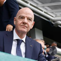 FIFA-baas Infantino lijkt geschrokken van ophef WK-aandelen: 'Geen verplichting'