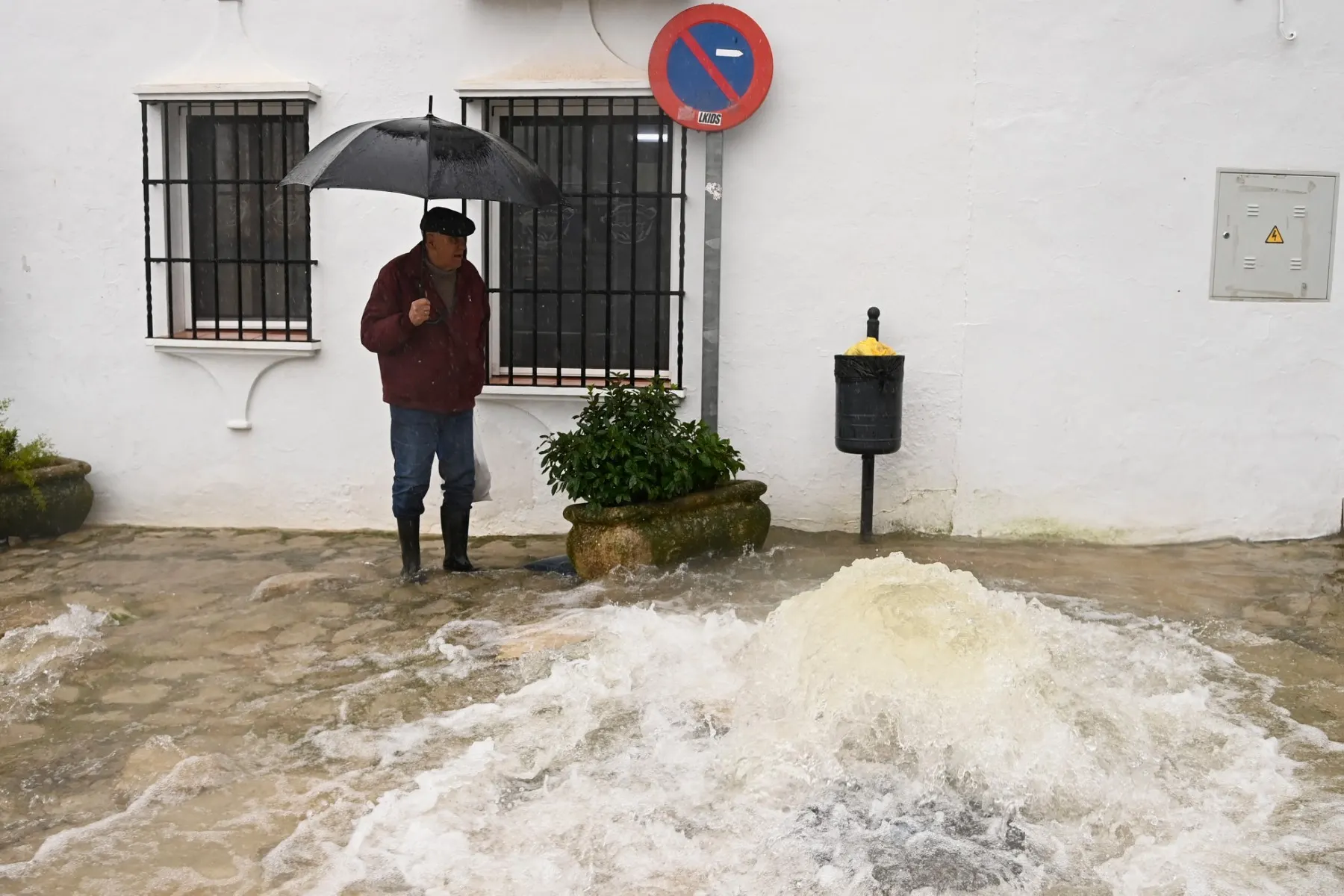 Heavy rain lashes northeast Spain, injuring 11