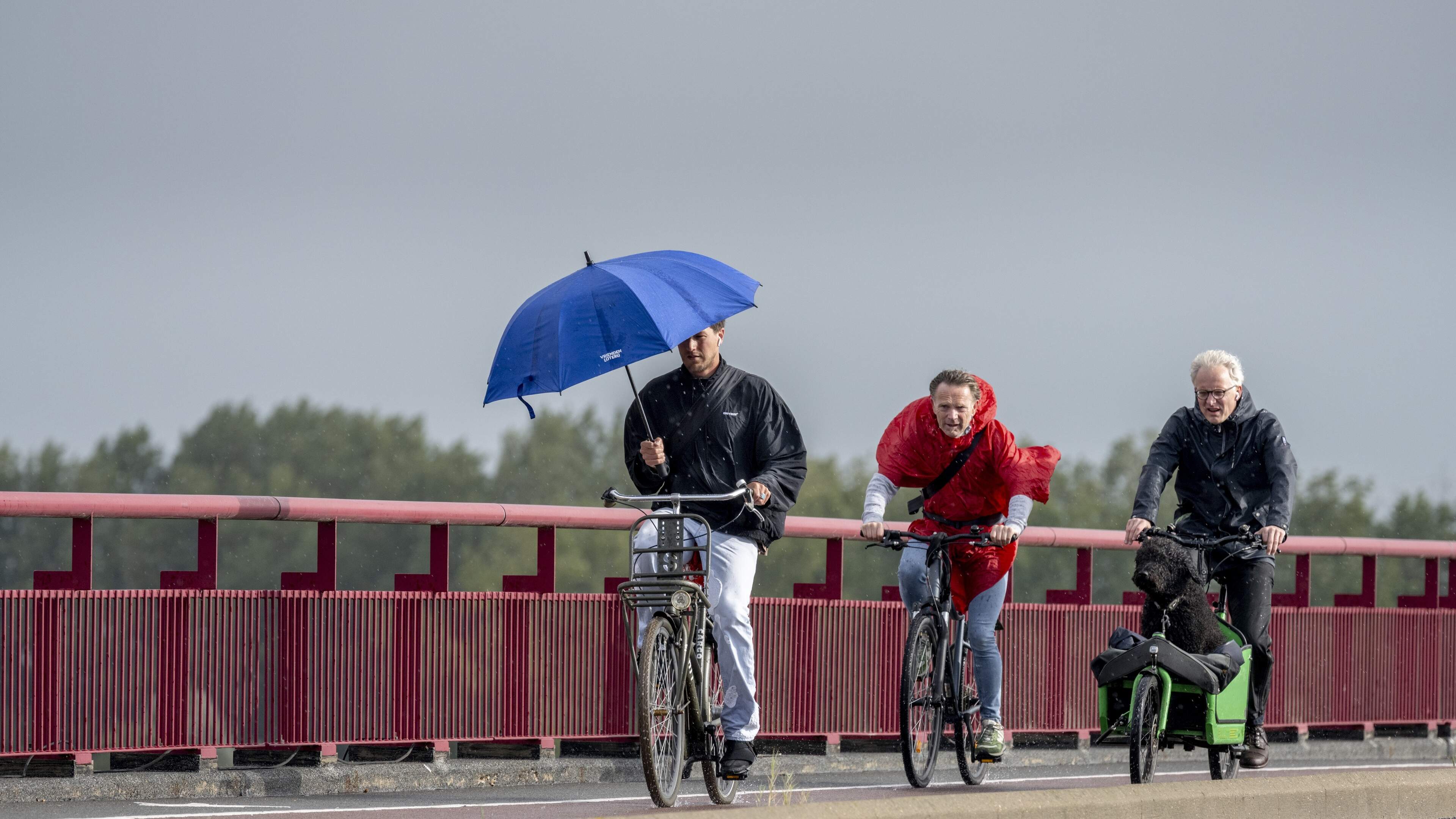 Regenachtig begin van de dag in grote delen van Nederland: op deze plekken worden buien verwacht