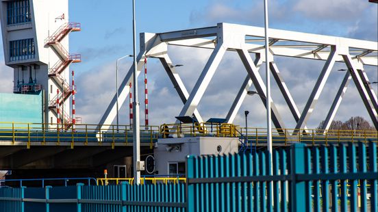 Mogelijk kwetsbaar staal in brug over Hollandse IJssel, maar geen geld voor onderhoud of vervanging